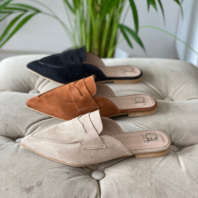 Lora Suede Pointy Flats