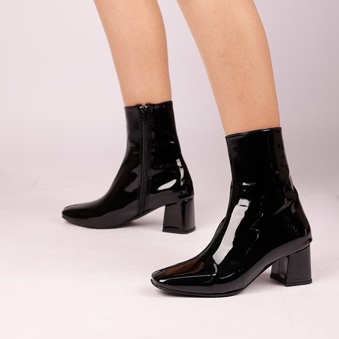 Gera Glossy Boots